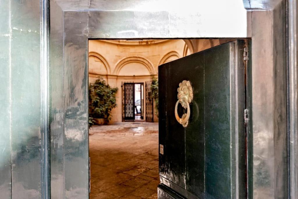 Casa Vacanze De Mari Lecce Zewnętrze zdjęcie